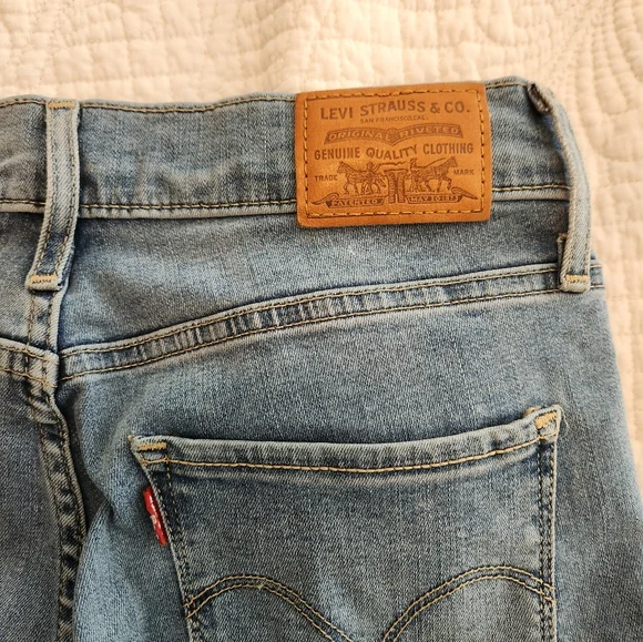 HOST PICK - 720 High Rise Super Skinny Levi's Jeans - Picture 9 of 13